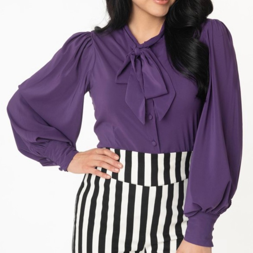 LAST CHANCE!! Unique Vintage Queen Pussybow Blouse